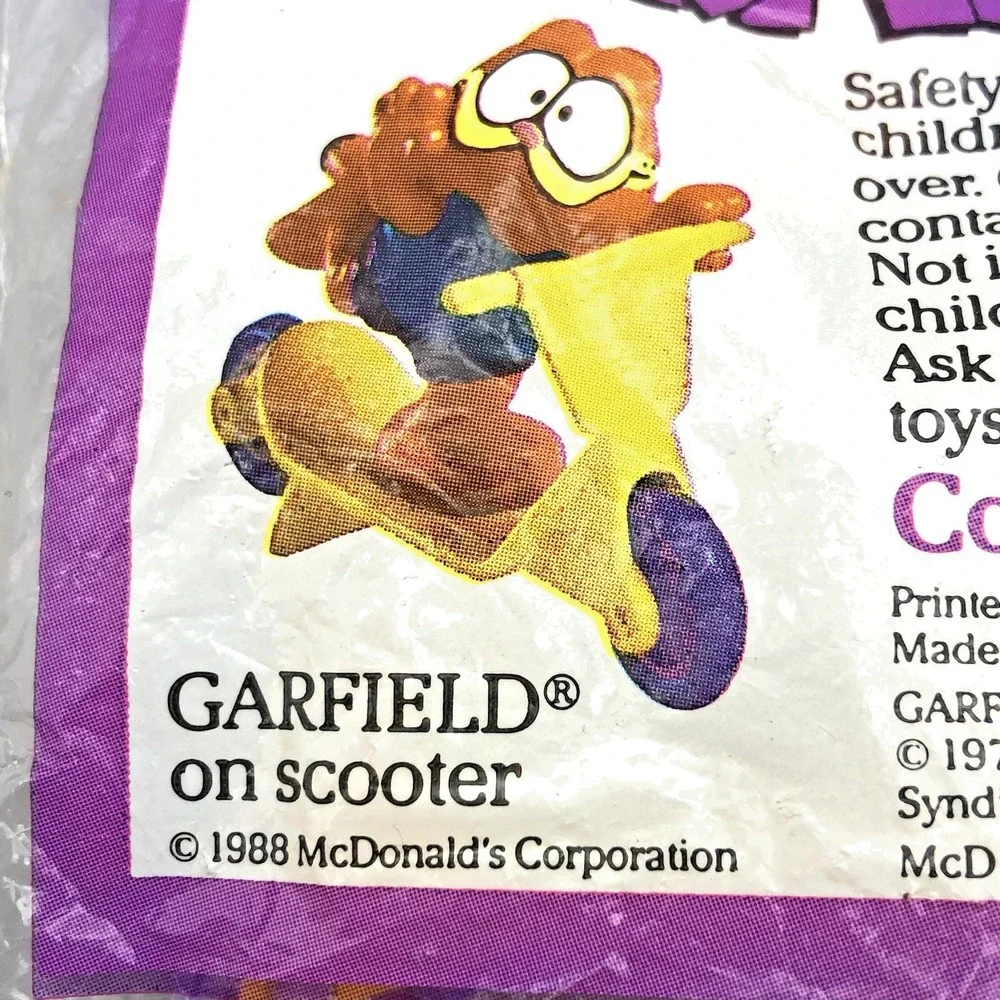 McDonald's Garfield on Scooter Toy Happy‎ Meal #1 Sealed